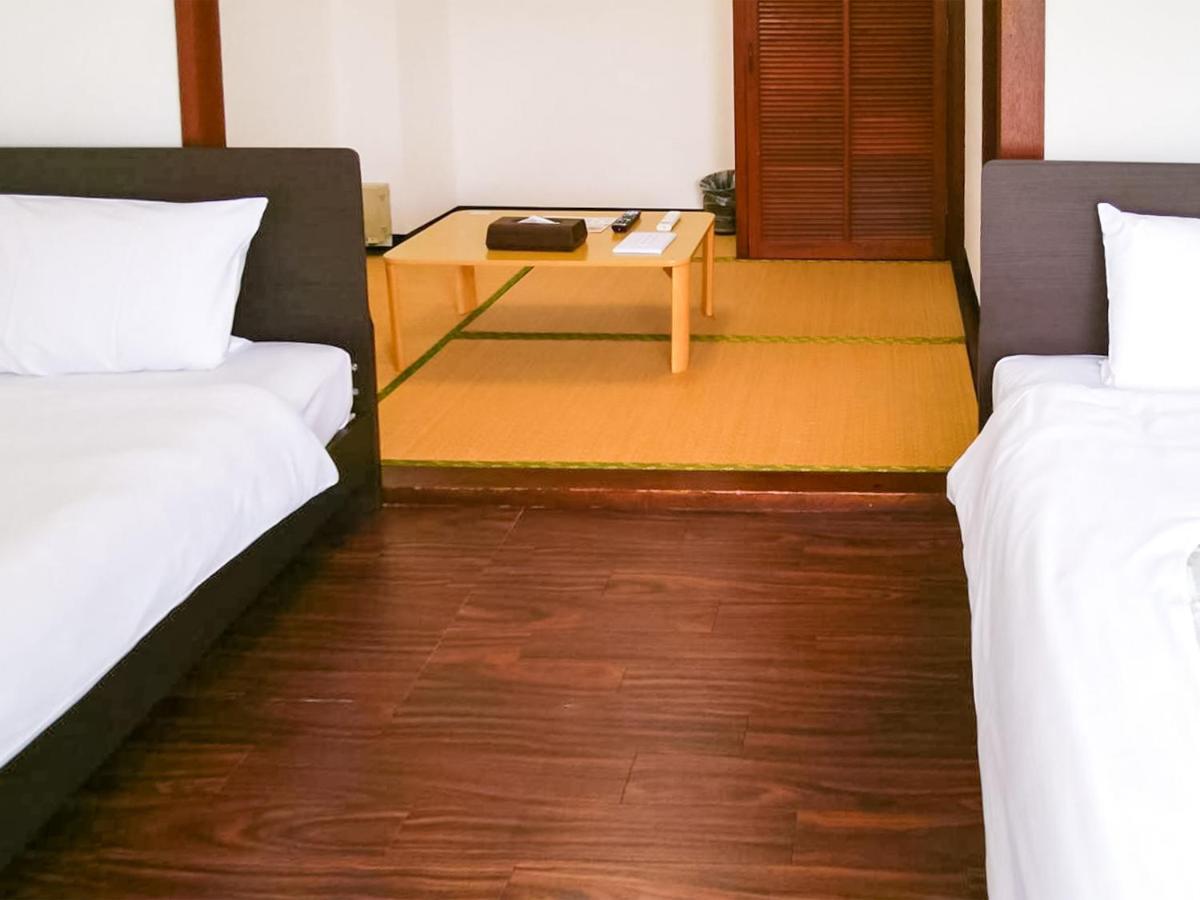 Sunset Hills Inn Naha Kültér fotó